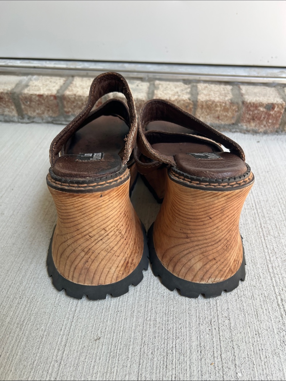 London Underground Y2K Vintage Brown Leather Strappy platform Wooden Sandals - Picture 6 of 13